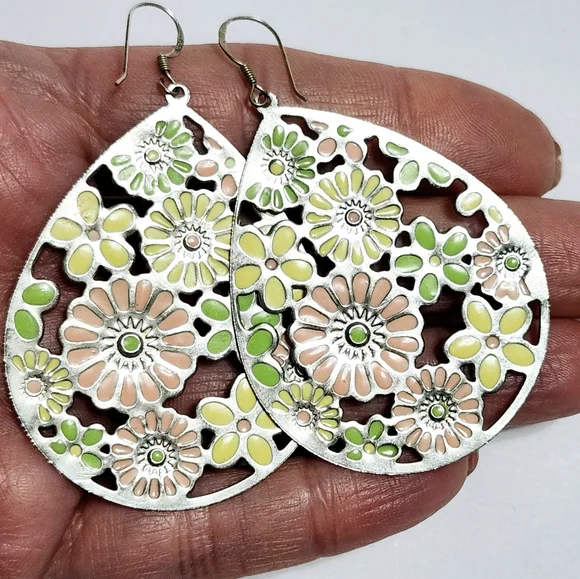 Flower 🌼 enamel dangle silver hooks Earrings - Picture 6 of 9
